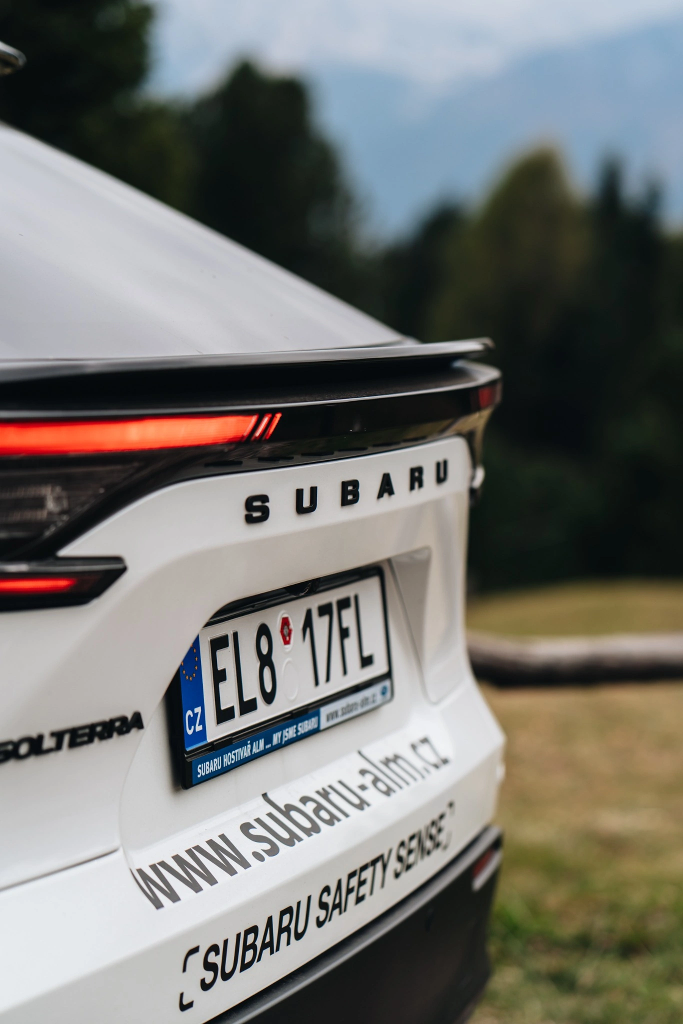 Detail zadního světla a označení Subaru